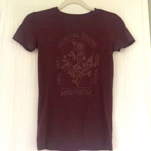 Maroon tee-shirt